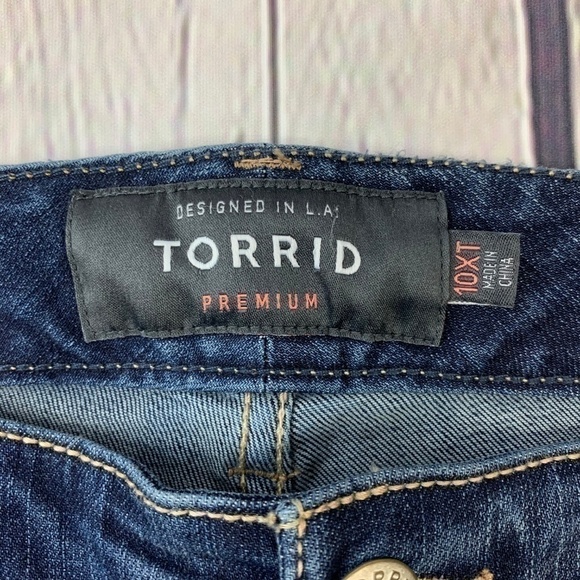 Torrid Premium Dark Wash Skinny Jeans - Picture 3 of 6